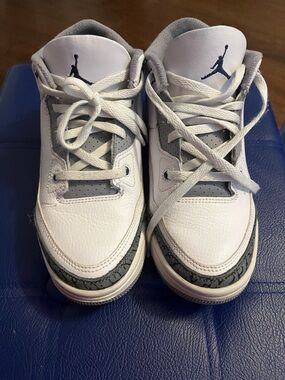 Jordan Kids' White and Gray Low-Top Sneakers with Navy Jumpman